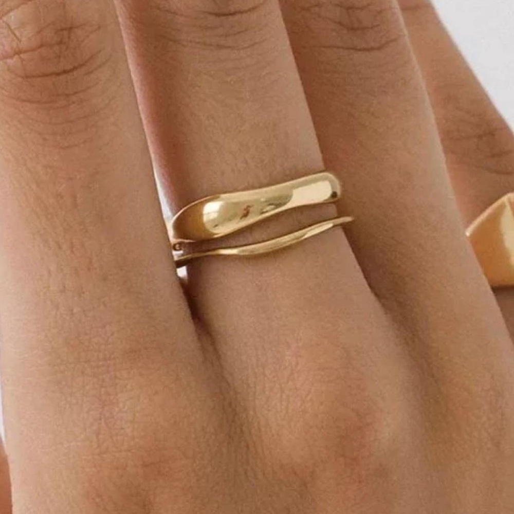 Brand new- 9.25 sterling silver - basic stackable ring